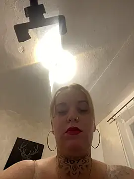 Snapshot of kahyhot chatting on 10/15/25, 06:30 kahyhot online show from 10/15/25, 06:30