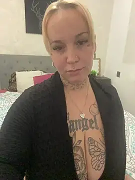 Snapshot of kahyhot chatting on 10/16/25, 06:42 kahyhot online show from 10/16/25, 06:42