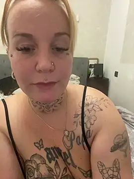 Snapshot of kahyhot chatting on 10/17/25, 07:05 kahyhot online show from 10/17/25, 07:05