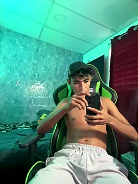 twinks 28 online show from 10/10/25, 08:08