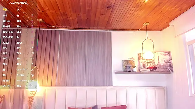 Nicoll Evans  online show from 10/09/25, 01:09