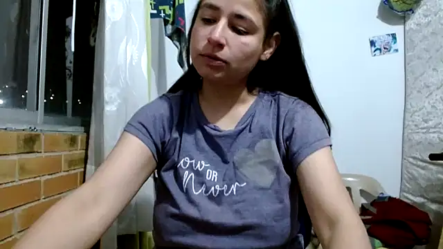 Snapshot of Escarcha-blue chatting on 11/05/25, 01:16 Escarcha-blue online show from 11/05/25, 01:16