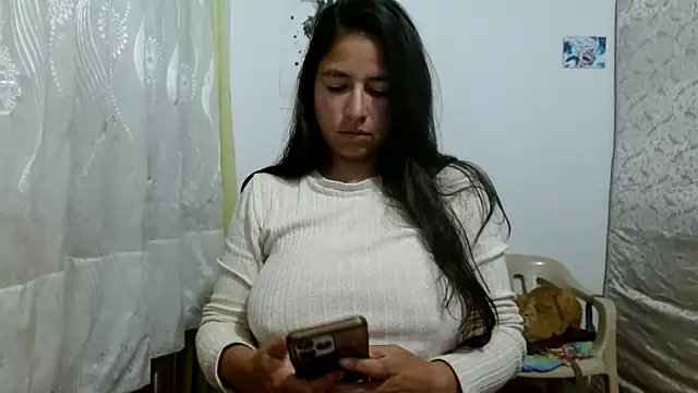 Snapshot of Escarcha-blue chatting on 11/20/25, 12:33 Escarcha-blue online show from 11/20/25, 12:33