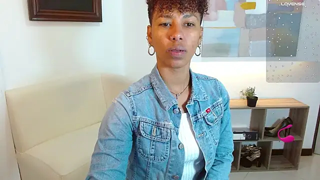 anahi macys online show from 10/03/25, 11:07