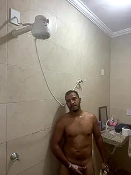 Snapshot of Lindp190194 chatting on 12/18/25, 08:26 Lindp190194 online show from 12/18/25, 08:26