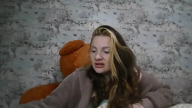 Eveline May online show from 10/23/25, 03:00