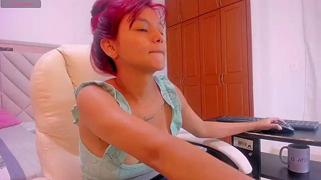 Snapshot of gime_lara chatting on 11/06/25, 11:55 gime lara online show from 11/06/25, 11:55