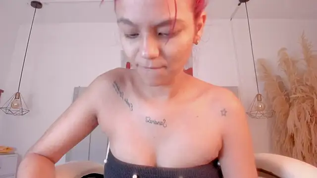 Snapshot of gime_lara chatting on 01/17/26, 12:21 gime lara online show from 01/17/26, 12:21