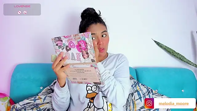 Snapshot of Melodymoore_ chatting on 03/16/25, 10:09 Melodymoore  online show from 03/16/25, 10:09