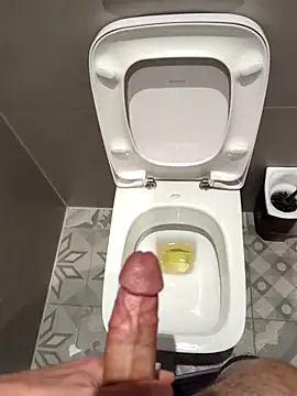 Snapshot of jado500 chatting on 11/13/25, 09:03 jado500 online show from 11/13/25, 09:03