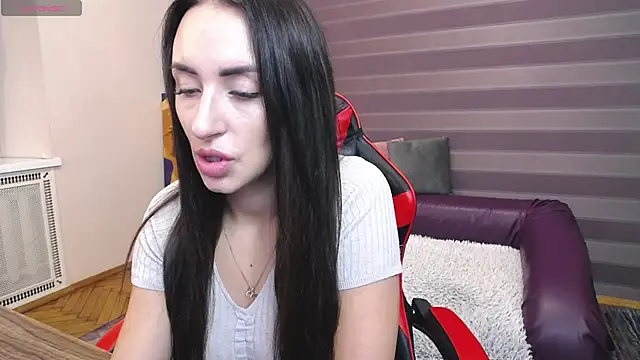 Snapshot of JenniferStone chatting on 10/11/25, 06:45 JenniferStone online show from 10/11/25, 06:45