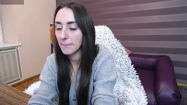 Snapshot of JenniferStone chatting on 12/01/25, 07:57 JenniferStone online show from 12/01/25, 07:57