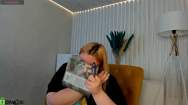 Amy Hall online show from 09/14/25, 01:27