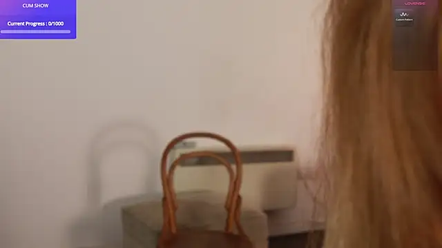 MiaM00 online show from 05/20/26, 02:56