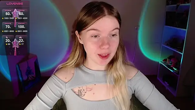 Strawberry juli online show from 09/21/25, 06:15