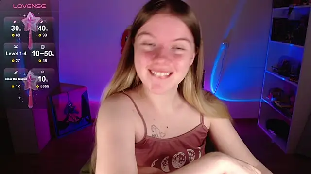 Strawberry juli online show from 10/03/25, 06:32