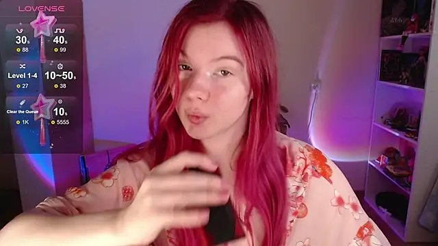 Strawberry juli online show from 10/17/25, 08:39