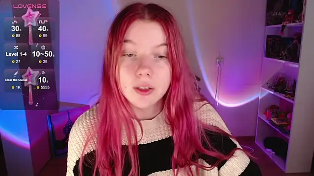 Strawberry juli online show from 10/20/25, 07:53