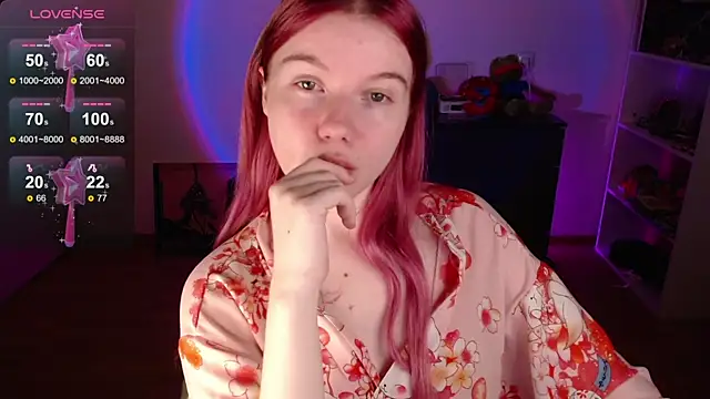 Strawberry juli online show from 11/02/25, 10:50