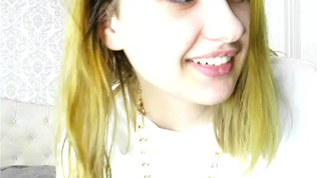 Snapshot of KeeleyEdge chatting on 03/01/25, 02:13 KeeleyEdge online show from 03/01/25, 02:13