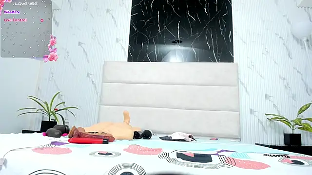 Snapshot of ZoeeG chatting on 03/15/25, 03:18 ZoeeG online show from 03/15/25, 03:18