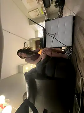 Snapshot of JerseyGem chatting on 10/04/25, 10:52 JerseyGem online show from 10/04/25, 10:52