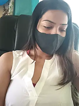 Snapshot of CRAZY__BITE chatting on 11/28/25, 10:29 CRAZY BITE online show from 11/28/25, 10:29