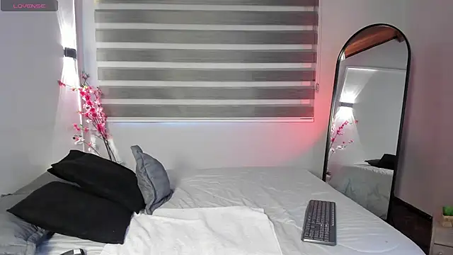 Snapshot of sweet_obsession__ chatting on 09/27/25, 07:41 sweet obsession online show from 09/27/25, 07:41