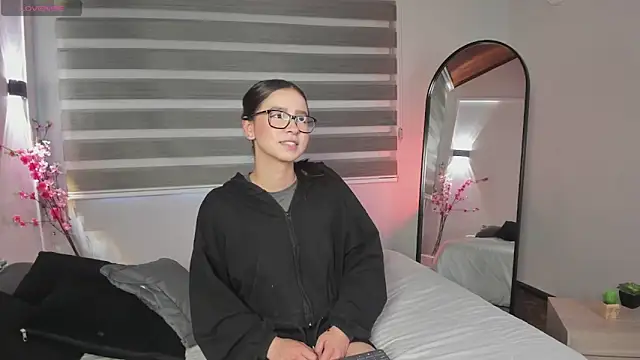 Snapshot of sweet_obsession__ chatting on 09/29/25, 07:40 sweet obsession online show from 09/29/25, 07:40