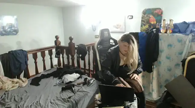 emmex671 online show from 01/25/25, 09:36