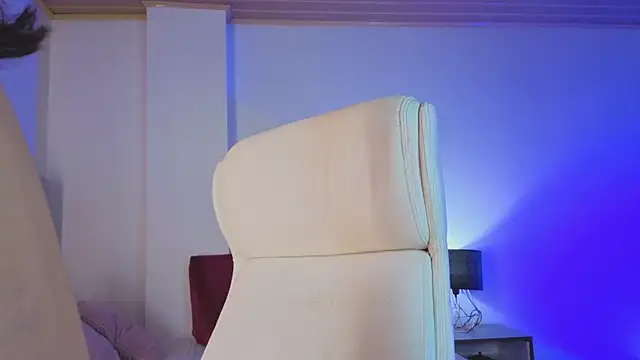 Walton abieca  online show from 10/10/25, 04:22