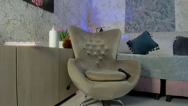 Snapshot of Liannaa_ chatting on 10/08/25, 11:41 Liannaa  online show from 10/08/25, 11:41