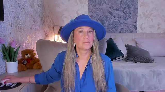 Snapshot of Liannaa_ chatting on 11/05/25, 07:36 Liannaa online show from 11/05/25, 07:36