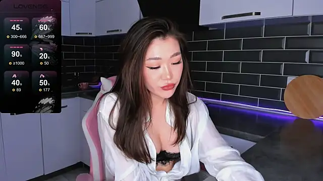 Snapshot of ShaiyaMinn3 chatting on 10/18/25, 06:52 ShaiyaMinn3 online show from 10/18/25, 06:52