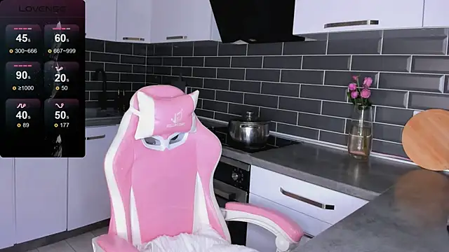 Snapshot of ShaiyaMinn3 chatting on 10/26/25, 05:08 ShaiyaMinn3 online show from 10/26/25, 05:08