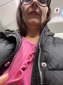 Snapshot of NataKitten chatting on 11/25/25, 03:45 NataKitten online show from 11/25/25, 03:45