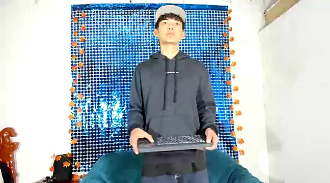 Maxxi hot23 online show from 02/26/25, 01:43