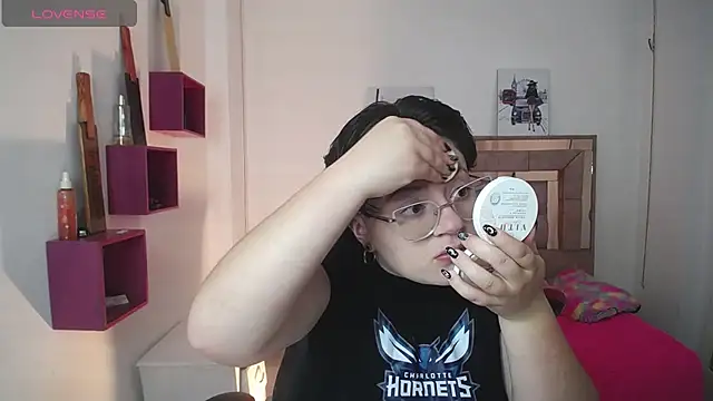 safyka online show from 11/12/25, 09:36