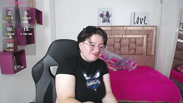 safyka online show from 11/26/25, 03:18