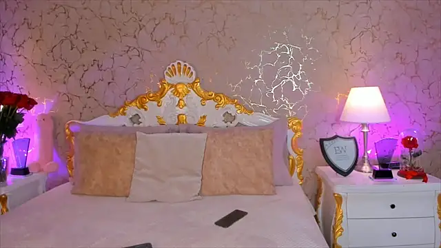 Snapshot of ScarlettWallace chatting on 09/19/25, 08:42 ScarlettWallace online show from 09/19/25, 08:42