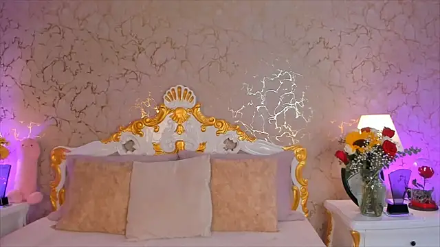 Snapshot of ScarlettWallace chatting on 09/25/25, 12:25 ScarlettWallace online show from 09/25/25, 12:25