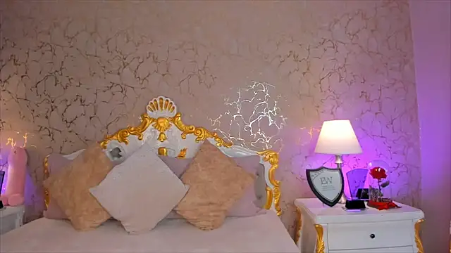 Snapshot of ScarlettWallace chatting on 10/17/25, 10:23 ScarlettWallace online show from 10/17/25, 10:23