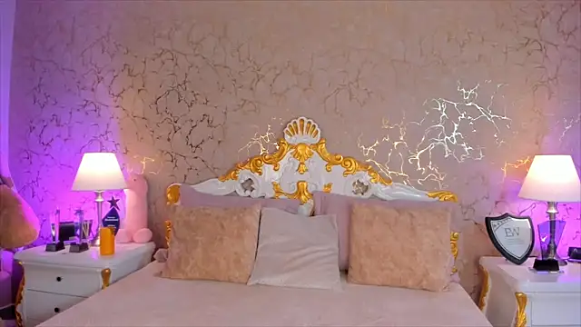 Snapshot of ScarlettWallace chatting on 11/25/25, 03:01 ScarlettWallace online show from 11/25/25, 03:01