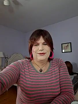 Snapshot of Victoriatv1 chatting on 03/02/25, 12:53 Victoriatv1 online show from 03/02/25, 12:53