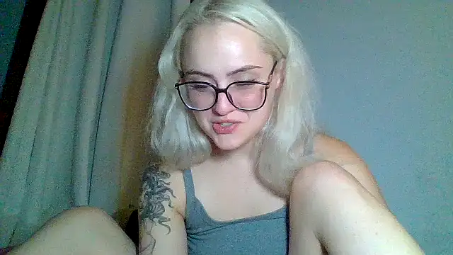 sluttypumpkin online show from 07/12/26, 10:06