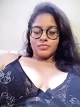 Snapshot of vickpxx chatting on 03/22/25, 04:14 vickpxx online show from 03/22/25, 04:14