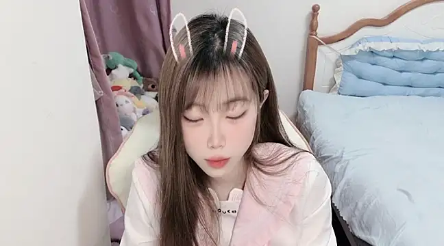 vivian-vv online show from 03/10/25, 08:34