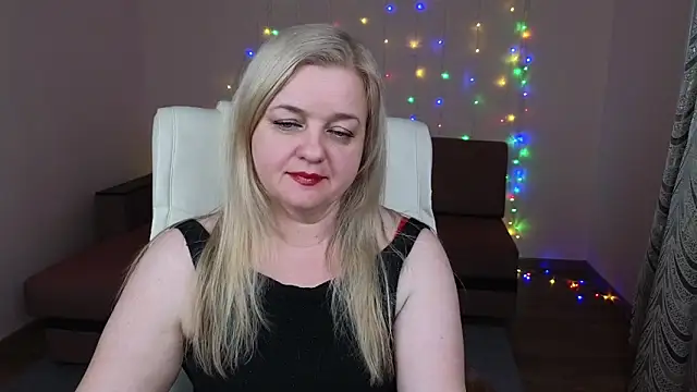 Snapshot of Mary_Mist chatting on 03/05/25, 09:26 Mary Mist online show from 03/05/25, 09:26