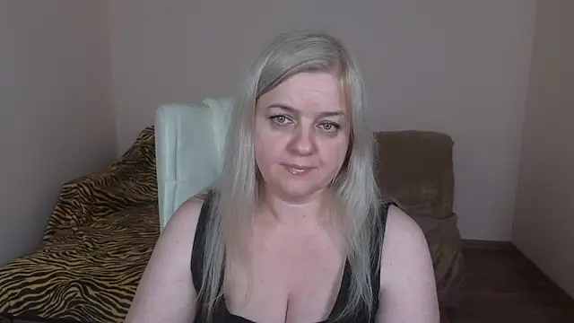 Snapshot of Mary_Mist chatting on 03/20/25, 06:53 Mary Mist online show from 03/20/25, 06:53