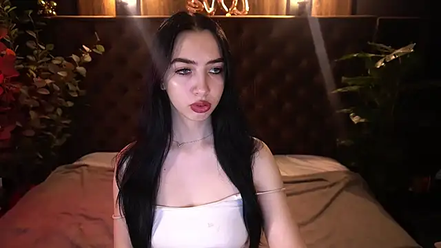 Snapshot of WildKittenX_ chatting on 02/17/26, 06:43 WildKittenX online show from 02/17/26, 06:43